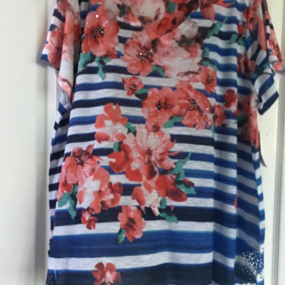 NWT Time and Tru V-Neck Floral Top XXL/20 w/Rhinestones
